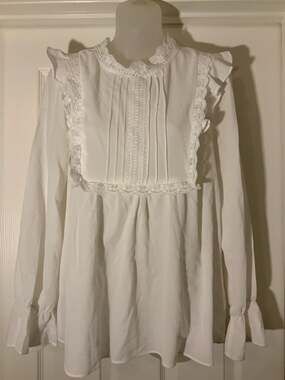 Andrée by Unit White Long Sleeve Lace Ruffle Victorian Blouse, Size L